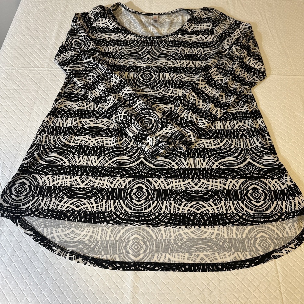 Lularoe Womens Size Medium Long Sleeve Black White Geometric Stretch